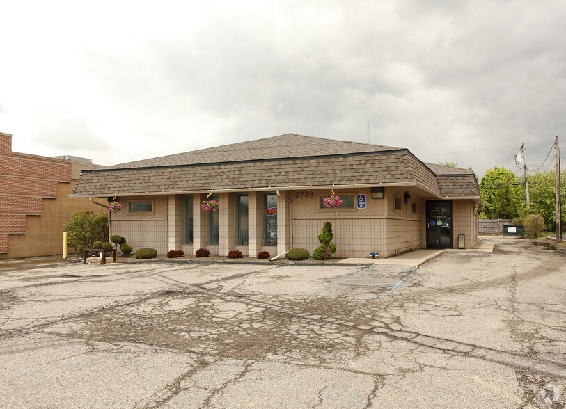 2739 E Grand River Ave, Howell, MI à louer - Photo principale – Image 1 sur 3