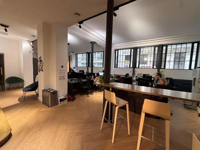 38 Rue Saint-Sabin, Paris à louer - Photo de l’immeuble – Image 2 sur 22