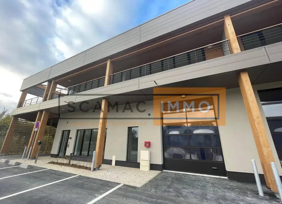 Local d’activités dans Croissy-Beaubourg à louer Photo de l’immeuble– Image 1 sur 7