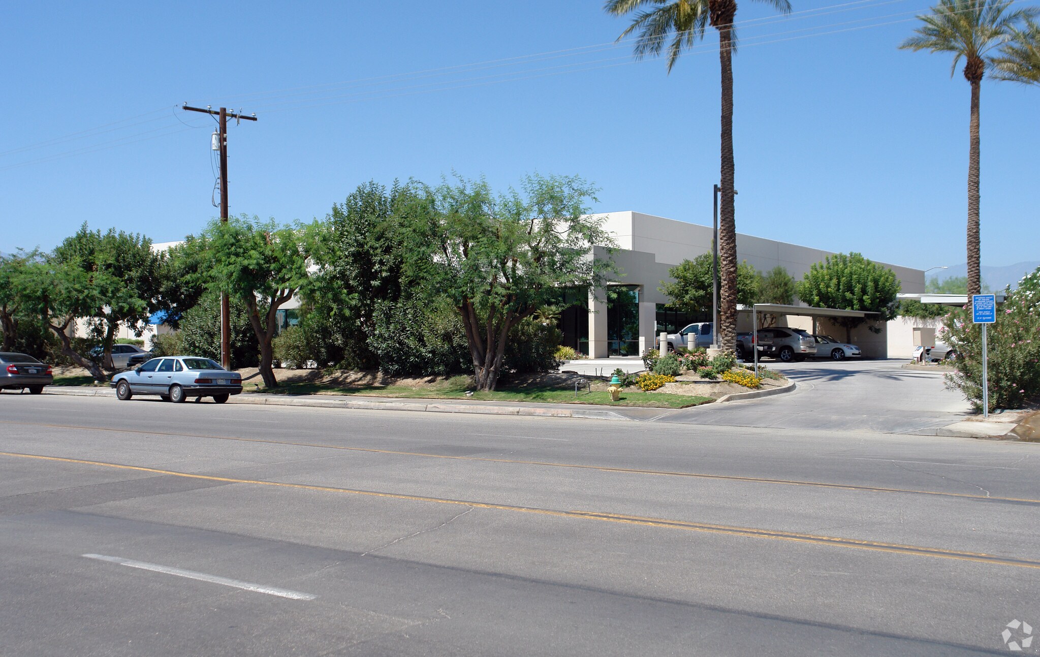39755 Berkey Dr, Palm Desert, CA à louer Photo principale– Image 1 sur 9