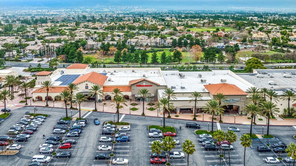 11070-11090 Foothill Blvd, Rancho Cucamonga, CA à vendre - Photo de l’immeuble – Image 3 sur 33