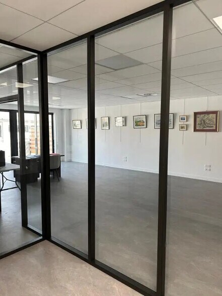 Bureau dans Aubagne à louer - Photo de l’immeuble – Image 3 sur 5