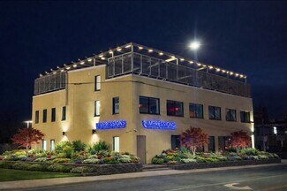 Plus de détails pour 222 Old Country Rd, Garden City, NY - Bureau/Local commercial à louer