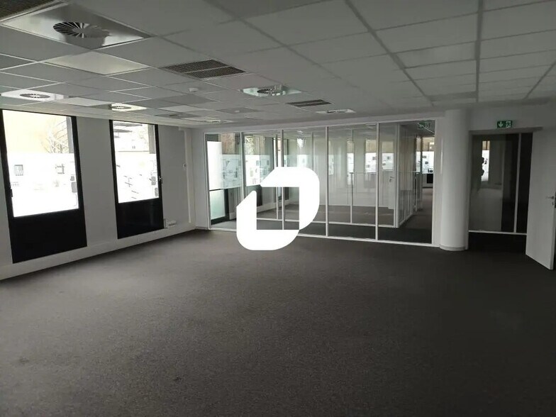 Bureau dans Marcq-en-Baroeul à louer - Photo de l’immeuble – Image 3 sur 7