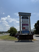 420-452 Peppers Ferry Rd NW, Christiansburg, VA à louer Photo de l’immeuble– Image 2 sur 23