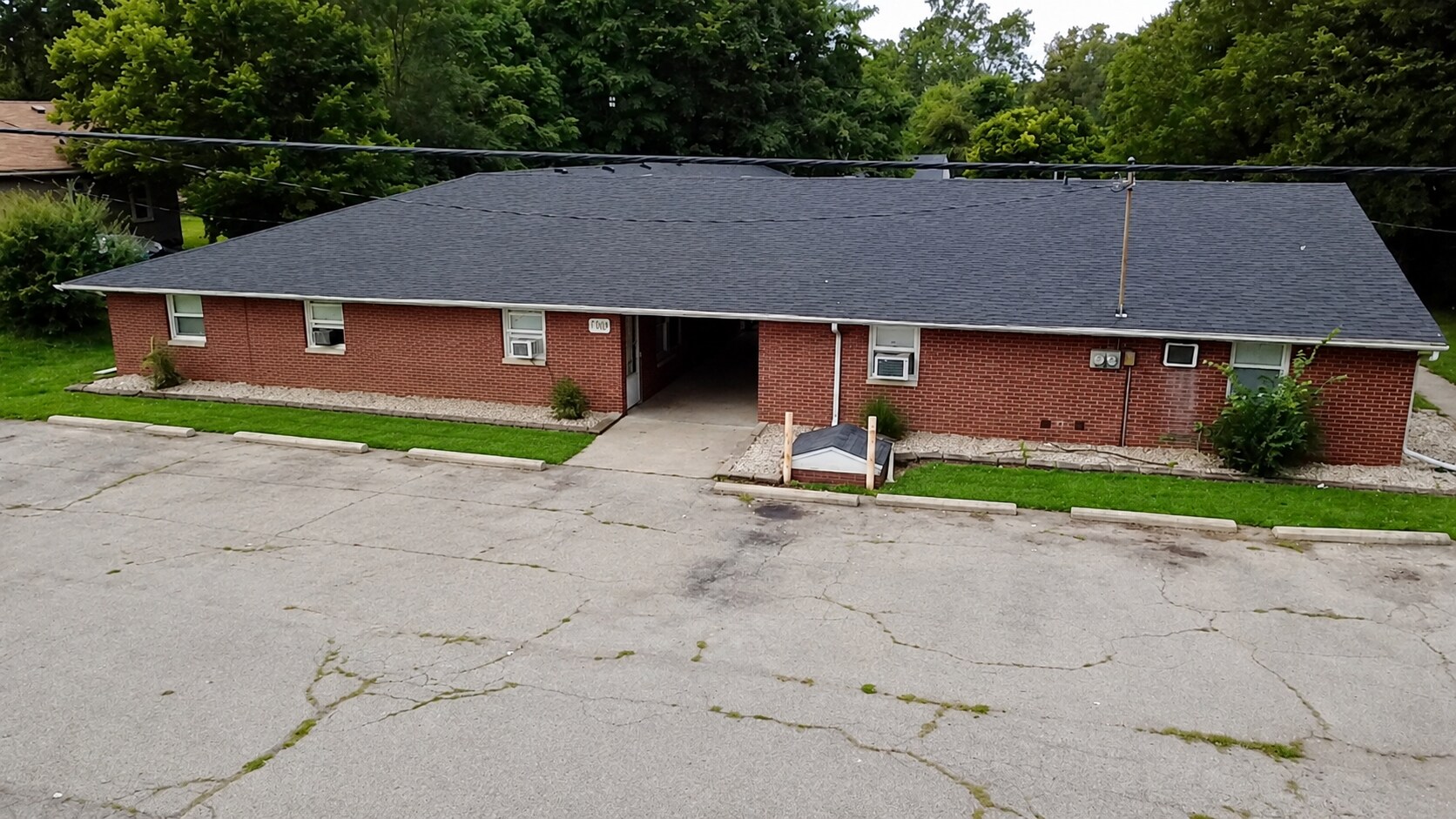 709 S Hutchinson Ave, Muncie, IN à vendre Photo de l’immeuble– Image 1 sur 6