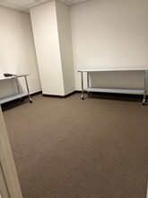 16430-16438 Vanowen St, Van Nuys, CA à louer Photo intérieure– Image 2 sur 2