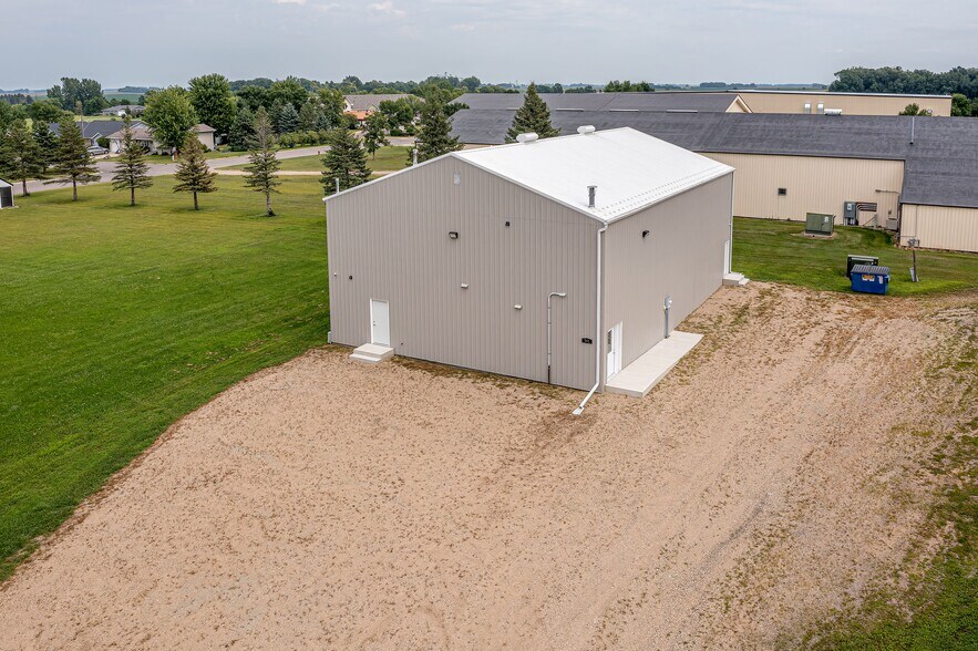 541 8th E st, Hector, MN à vendre - Photo de l’immeuble – Image 2 sur 25