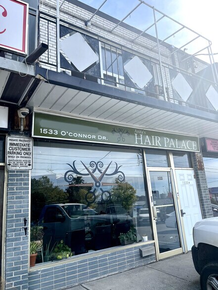 1527-1549 O'connor Dr, Toronto, ON à vendre - Photo de l’immeuble – Image 2 sur 9