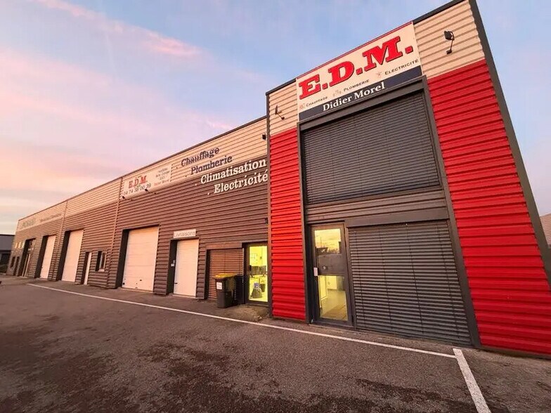 Local d’activités dans Château-Gaillard à louer - Photo de l’immeuble – Image 3 sur 12