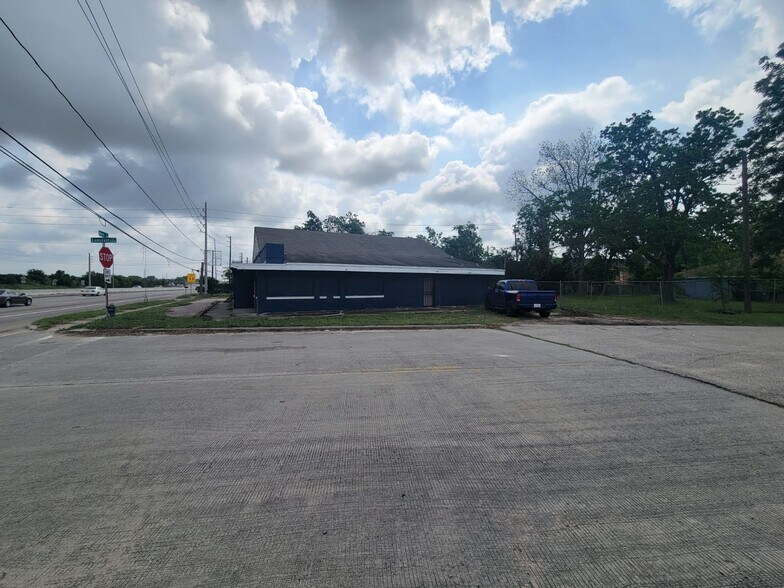 14201 Main St, Houston, TX à louer - Photo de l’immeuble – Image 2 sur 17