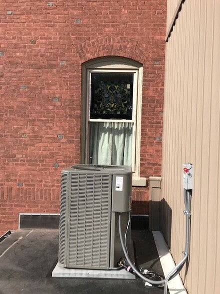 149 Maple St, Naugatuck, CT à vendre - Photo de l’immeuble – Image 2 sur 14