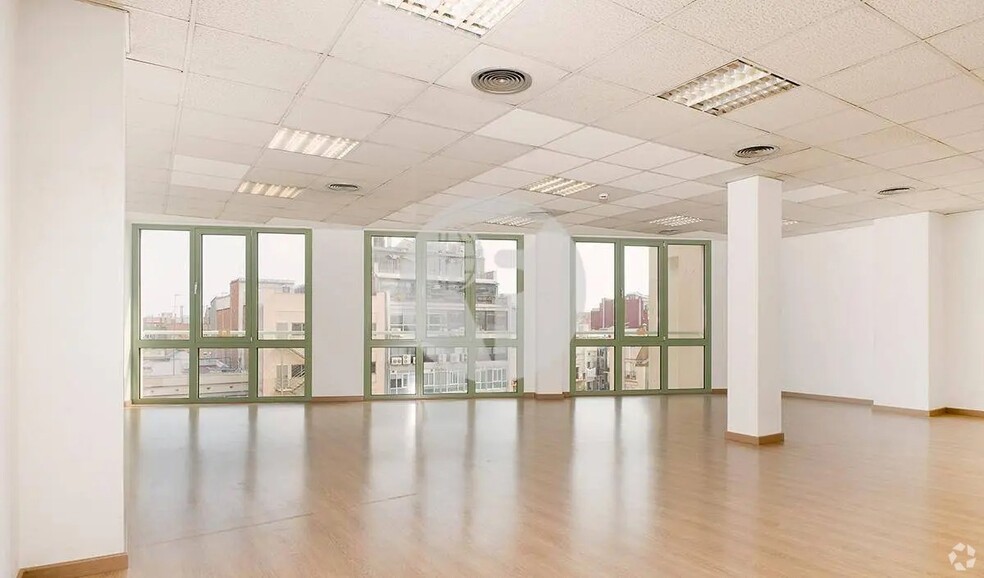 Bureau dans Barcelone, Barcelona à louer - Photo de l’immeuble – Image 1 sur 1