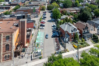 Plus de détails pour 2975 Dundas St W, Toronto, ON - Local commercial à louer