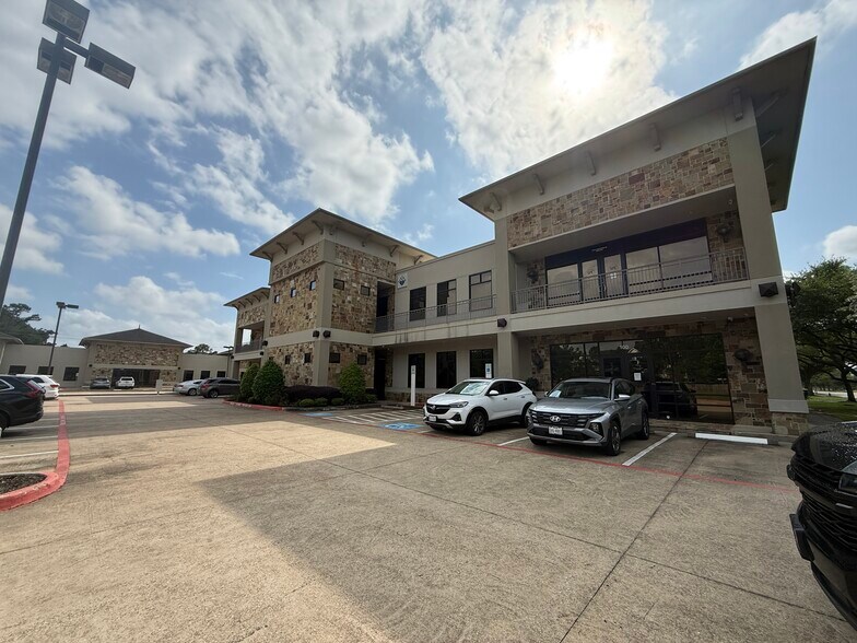 10355 Centrepark Dr, Houston, TX à louer - Photo de l’immeuble – Image 2 sur 4