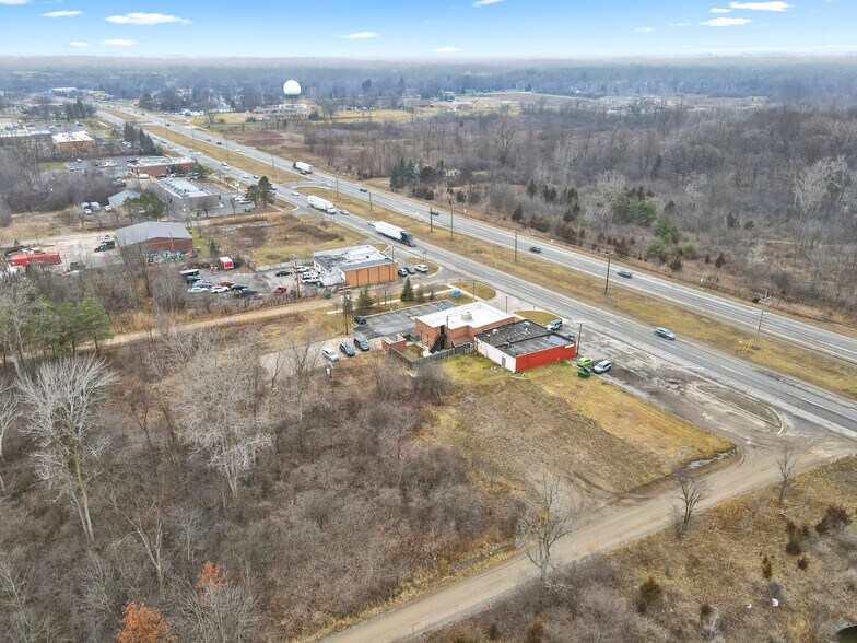 43415 Michigan Ave, Canton, MI à vendre - Photo de l’immeuble – Image 3 sur 14