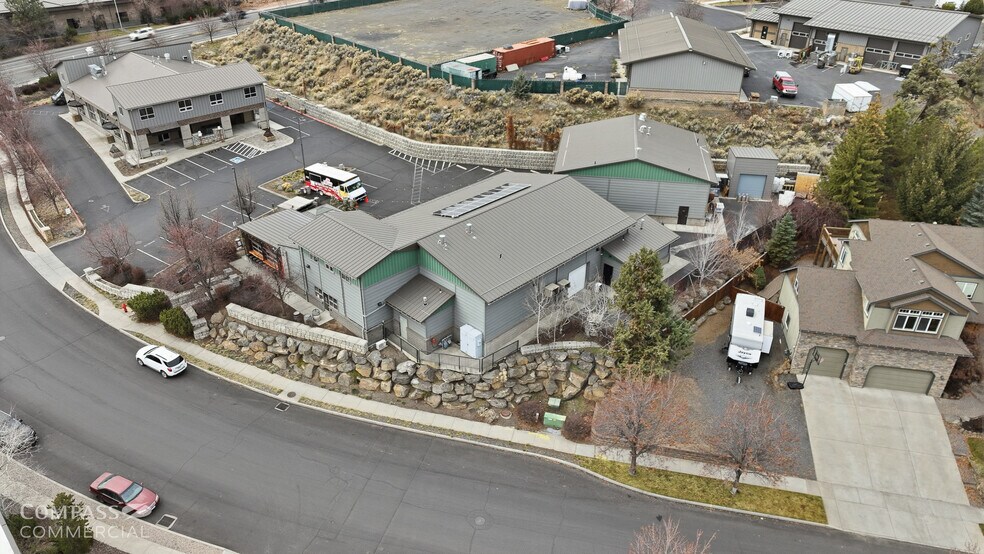 63063 Layton Ave, Bend, OR à vendre - Photo de l’immeuble – Image 3 sur 31