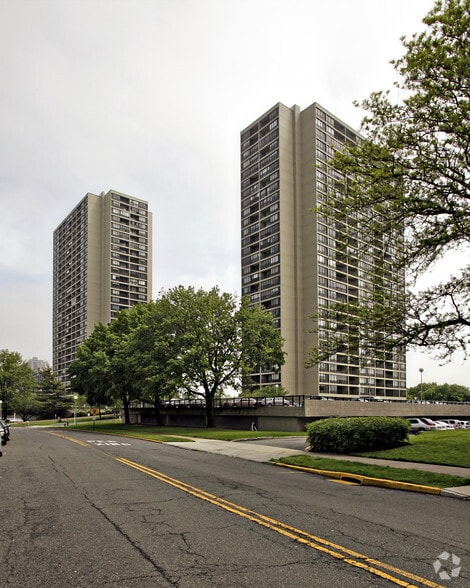 1-6 Horizon Rd, Fort Lee, NJ à vendre - Photo principale – Image 1 sur 18