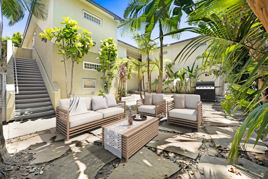 12044 W Washington Blvd, Los Angeles, CA à vendre - Photo de l’immeuble – Image 2 sur 9