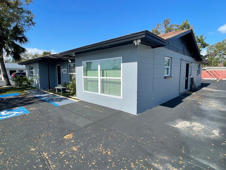5115 Memorial Hwy, Tampa, FL à vendre - Photo de l’immeuble – Image 2 sur 23