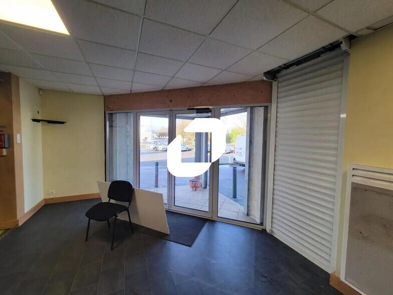 Bureau dans Les Sorinières à louer - Hall d’entrée – Image 2 sur 8