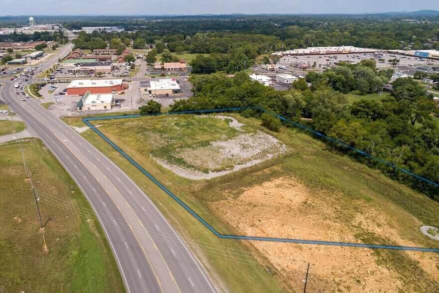 121 S Hartmann Drive, Lebanon, TN à vendre - Photo de l’immeuble – Image 3 sur 7