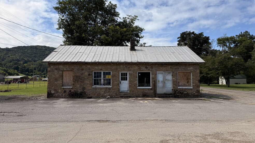 41 Upper Shut In Rd, Hot Spgs, Hot Springs, NC à vendre - Photo de l’immeuble – Image 1 sur 28