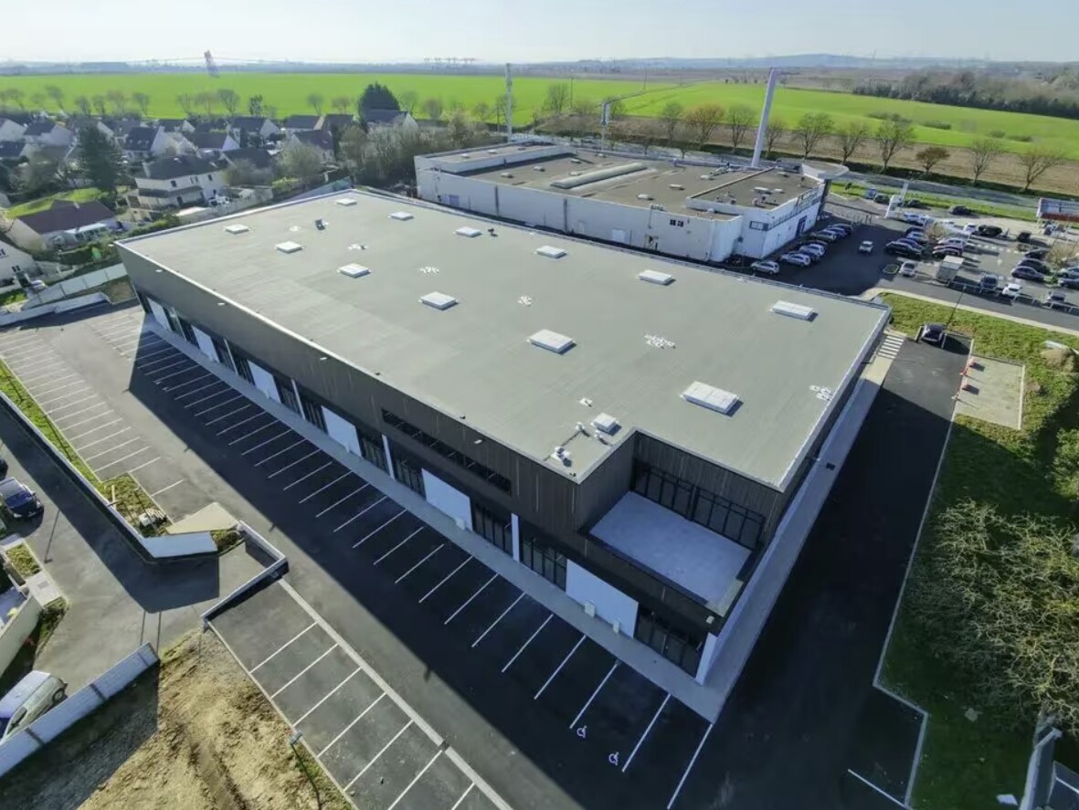 Local commercial dans Gonesse à louer Photo principale– Image 1 sur 4