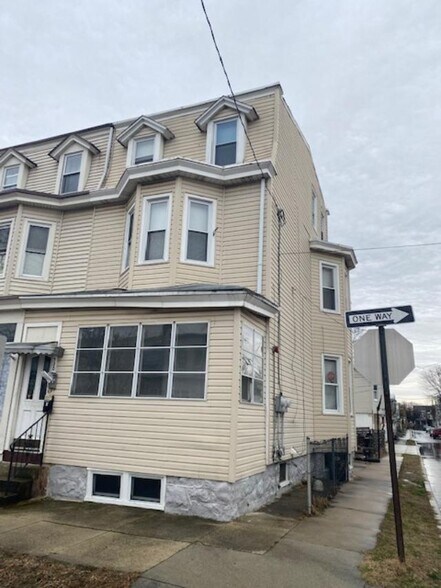 500 Mercer St, Gloucester City, NJ à vendre - Photo de l’immeuble – Image 2 sur 5