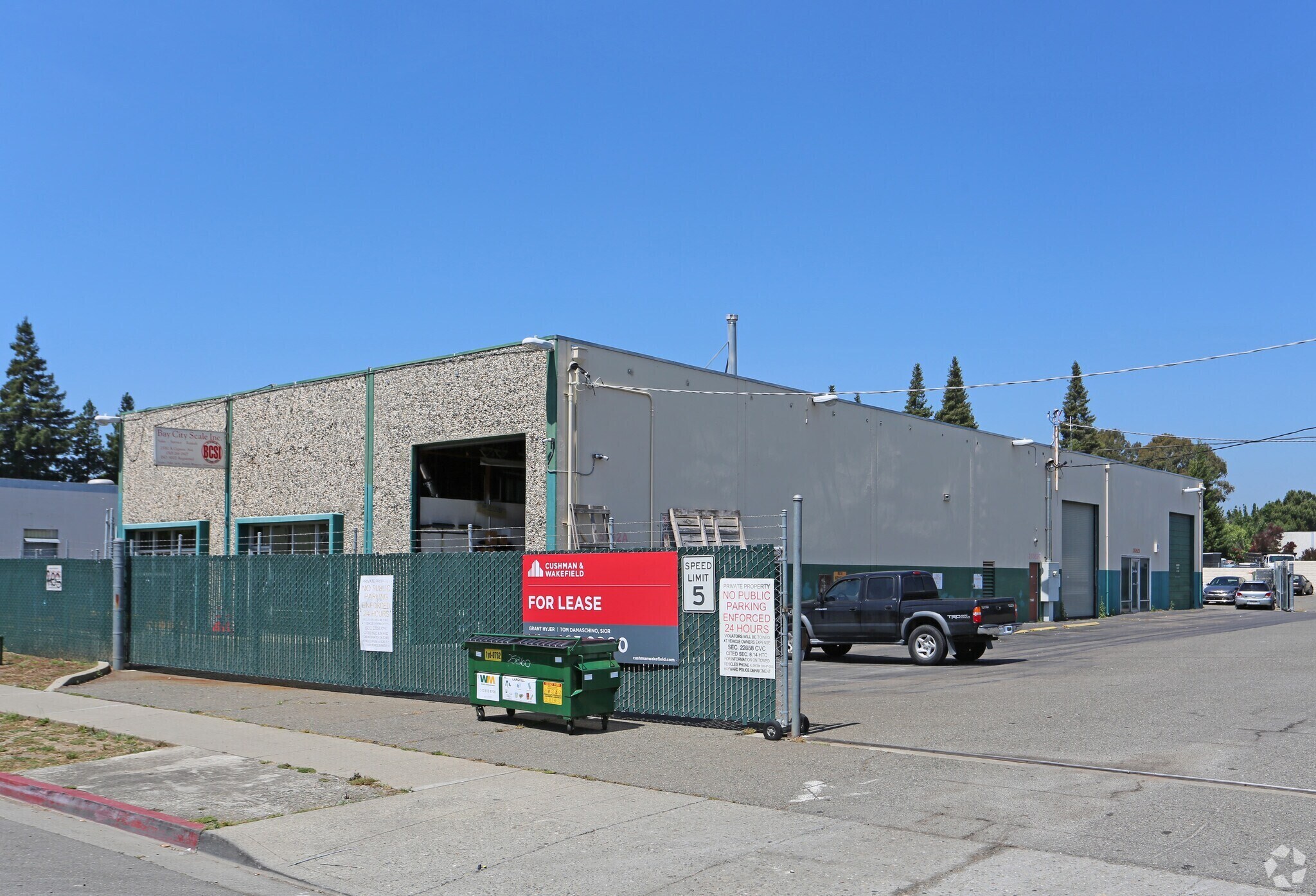 25352 Cypress Ave, Hayward, CA à louer Photo de l’immeuble– Image 1 sur 6