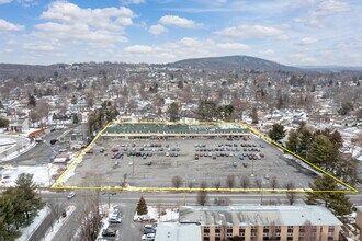 426-436 Blooming Grove Tpke, New Windsor Township, NY à louer Photo de l’immeuble– Image 1 sur 1