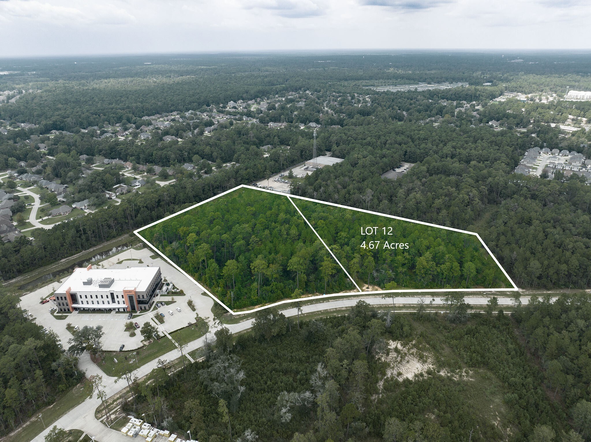 12 Holiday Square, Covington, LA à vendre Photo principale– Image 1 sur 4