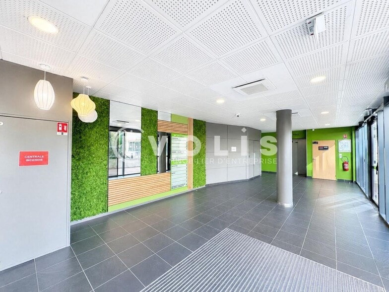 189 Chemin Du Bac À Traille, Caluire-et-Cuire à louer - Hall d’entrée – Image 2 sur 5