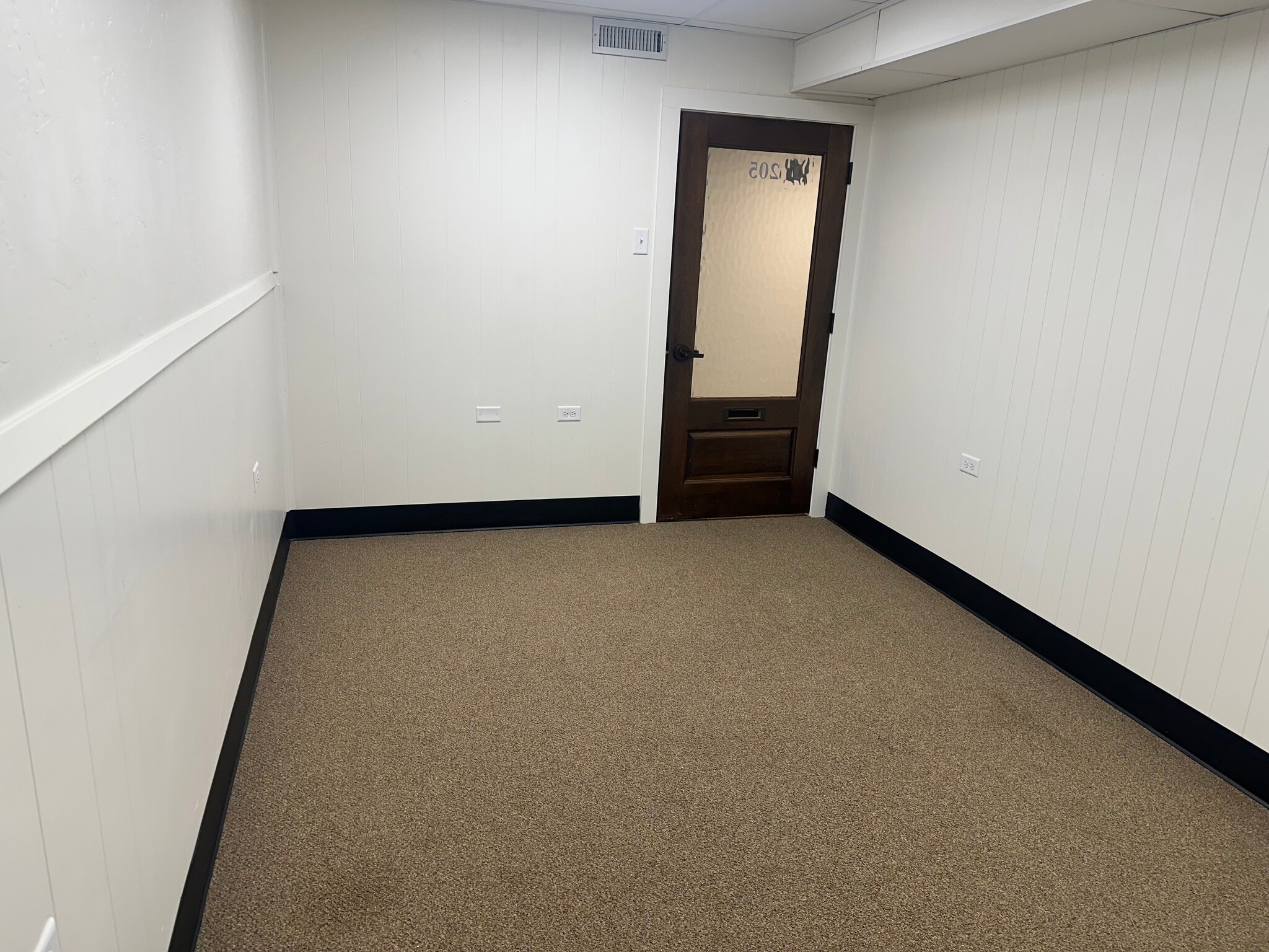 119 N Main St, Weatherford, TX à louer Photo intérieure– Image 1 sur 1