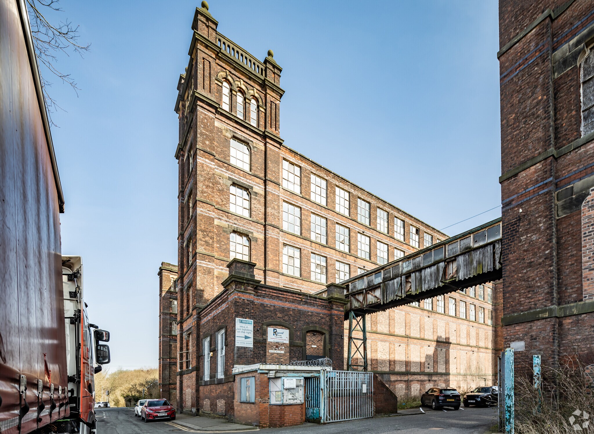 Aspinall St, Heywood à louer Photo principale– Image 1 sur 5