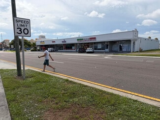 Plus de détails pour 814 Court St, Clearwater, FL - Local commercial à louer