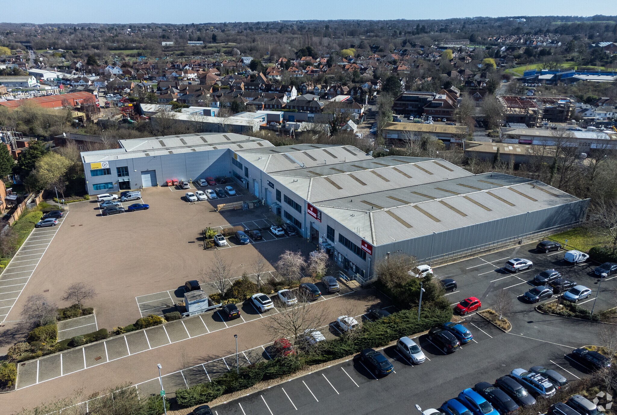 Randalls Rd, Leatherhead à louer Photo principale– Image 1 sur 5