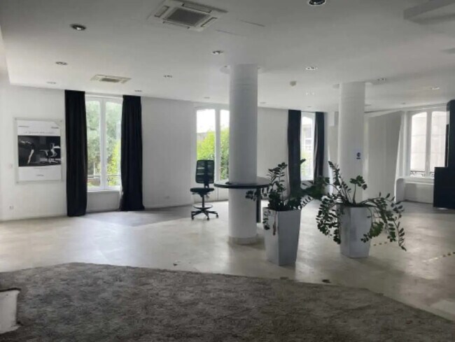 Plus de détails pour 24-25 Quai Du President Carnot, Saint-Cloud - Bureau à vendre