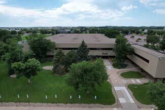 Plus de détails pour 500 E 56th St N, Sioux Falls, SD - Bureau à vendre