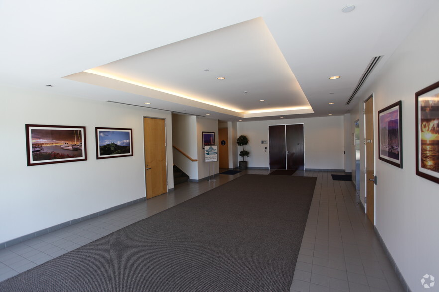 1889 N Rice Ave, Oxnard, CA à louer - Hall d’entrée – Image 2 sur 7