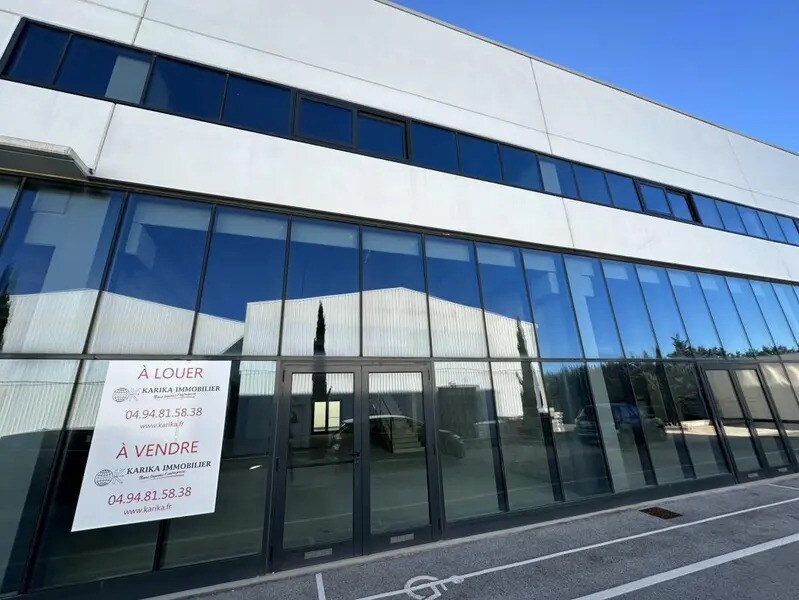 Local commercial dans Puget-sur-Argens à vendre Photo de l’immeuble– Image 1 sur 12