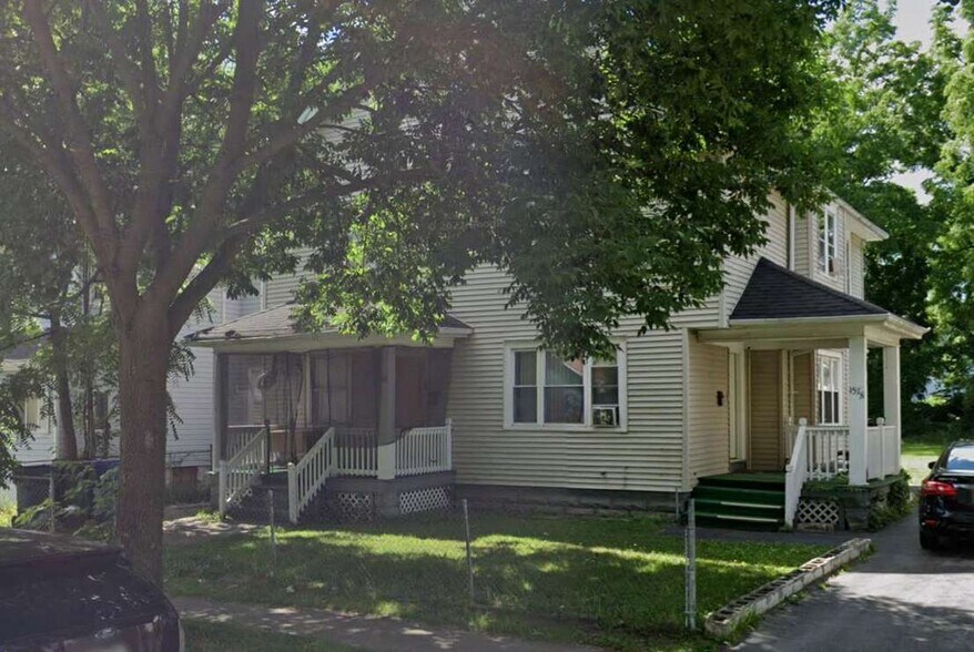 157 Bartlett St, Rochester, NY à vendre - Photo principale – Image 1 sur 1