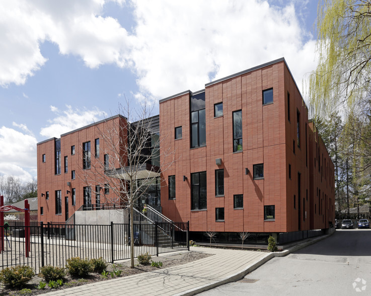2454 Bayview Ave, Toronto, ON à louer - Photo principale – Image 1 sur 8