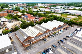 Plus de détails pour 16-21 Tewin Rd, Welwyn Garden City - Industriel/Logistique à louer