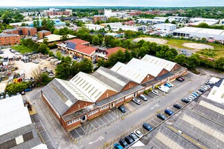 Plus de détails pour 16-21 Tewin Rd, Welwyn Garden City - Industriel/Logistique à louer