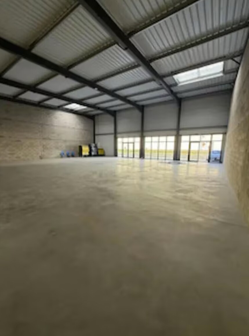 Local commercial dans Gonesse à louer Photo intérieure– Image 1 sur 3