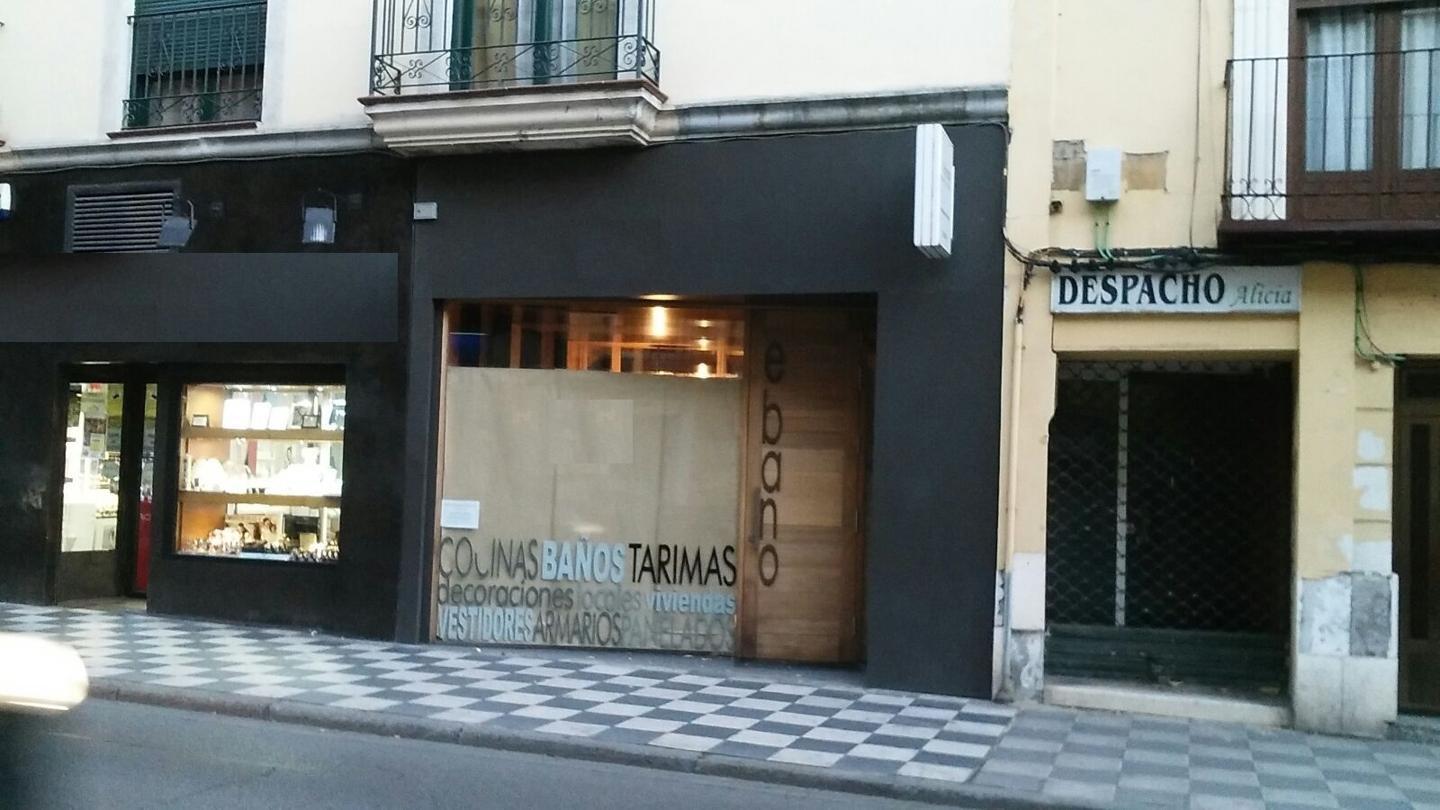 Local commercial dans Cuenca, Cuenca à louer Photo de l’immeuble– Image 1 sur 7
