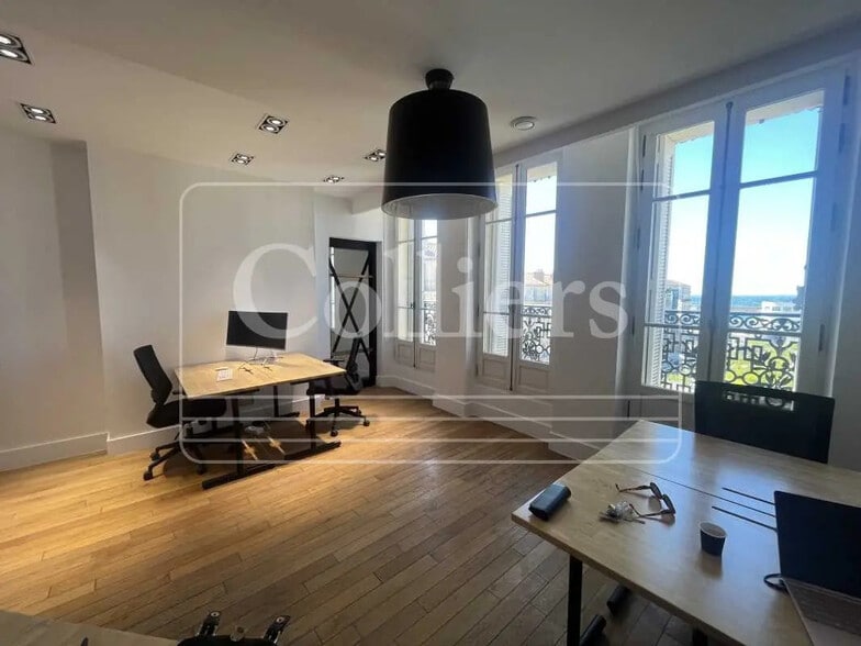 Bureau dans Marseille à louer - Photo de l’immeuble – Image 1 sur 6