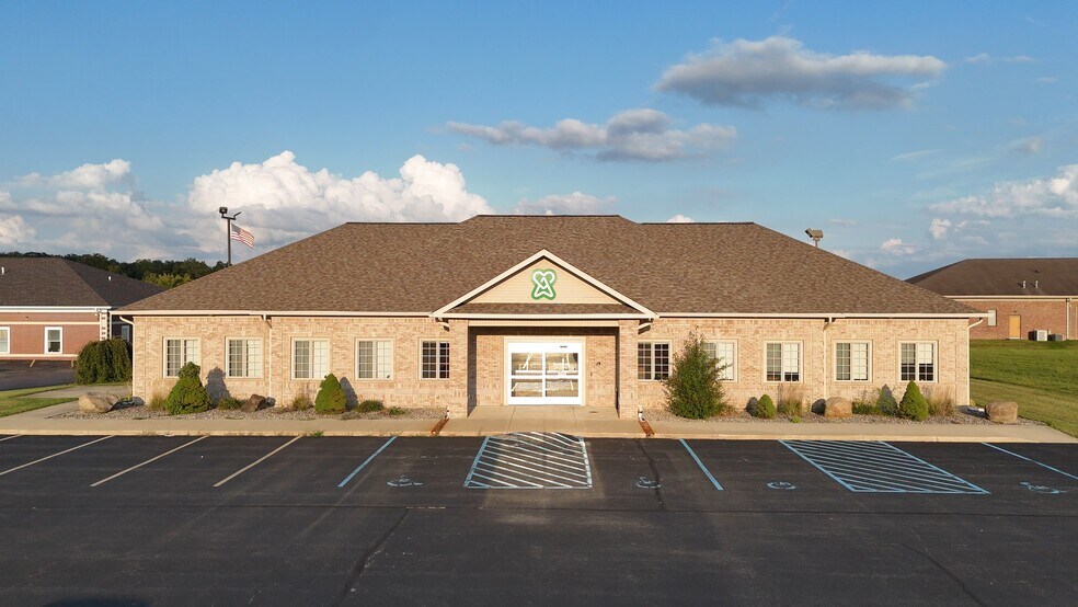 2809 Commercial Rd, Huntington, IN à vendre - Vidéo sur l’annonce professionnelle – Image 2 sur 15