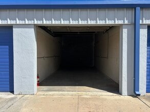 249-268 Seaboard Ave, Venice, FL à louer Photo intérieure– Image 2 sur 4